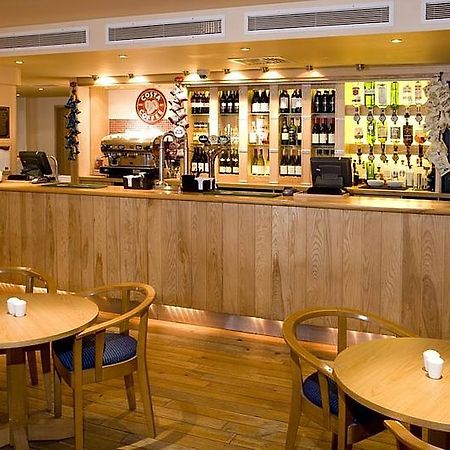 Premier Inn London Docklands Excel Экстерьер фото