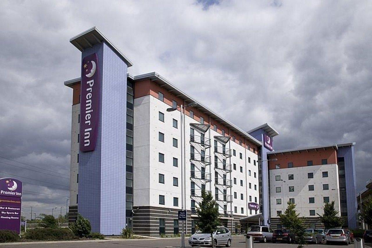 Premier Inn London Docklands Excel Экстерьер фото