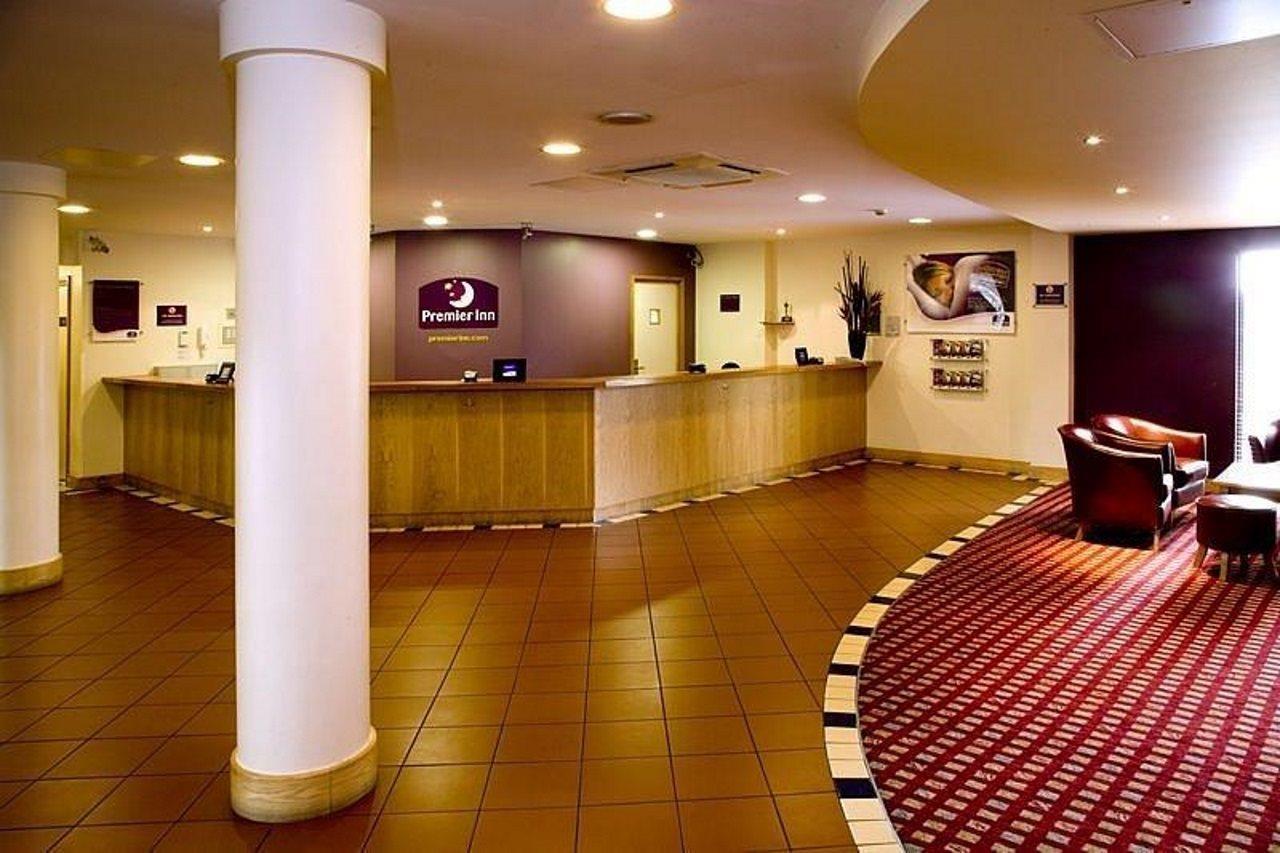 Premier Inn London Docklands Excel Экстерьер фото