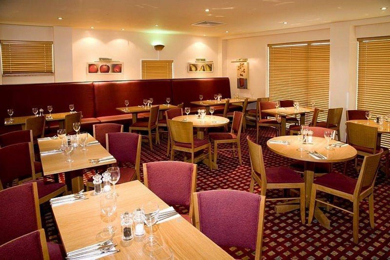 Premier Inn London Docklands Excel Экстерьер фото