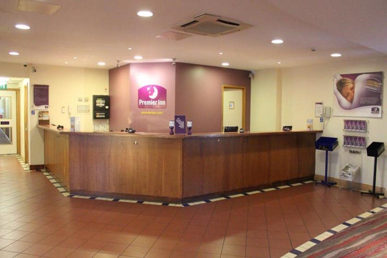 Premier Inn London Docklands Excel Экстерьер фото