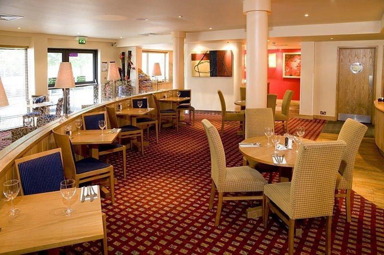 Premier Inn London Docklands Excel Экстерьер фото