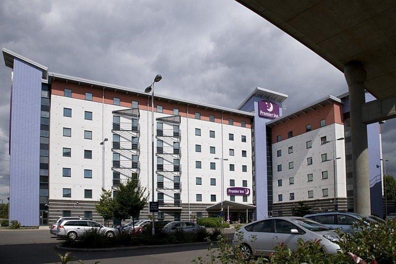 Premier Inn London Docklands Excel Экстерьер фото