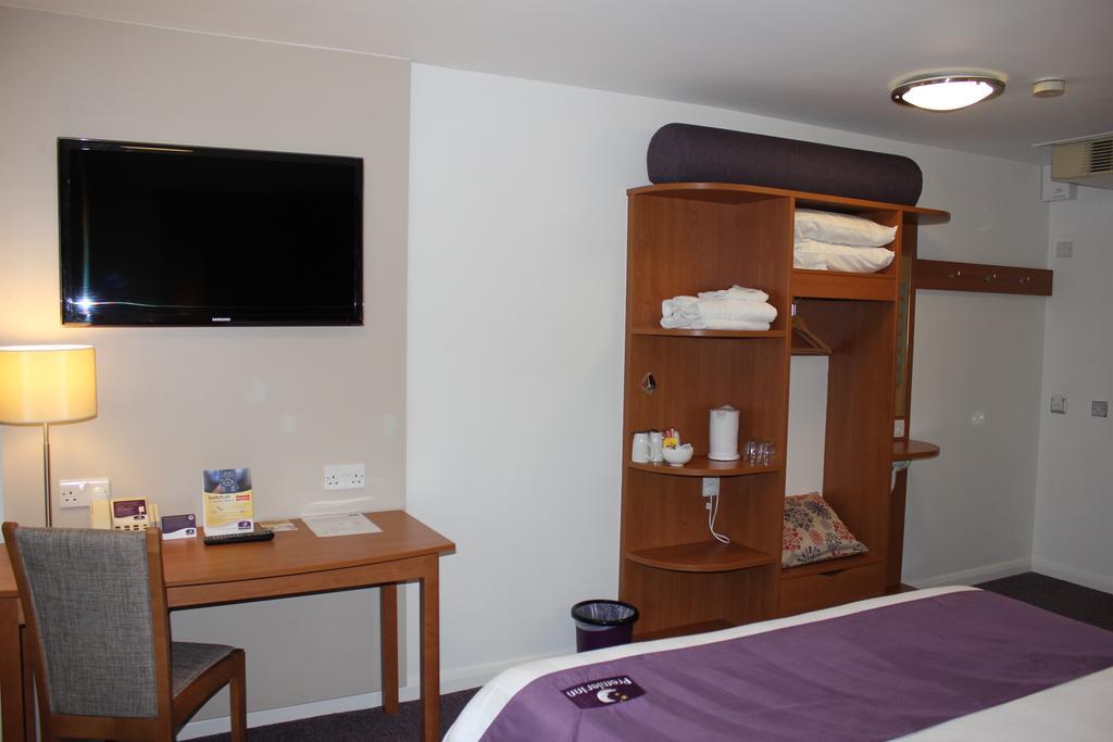 Premier Inn London Docklands Excel Номер фото